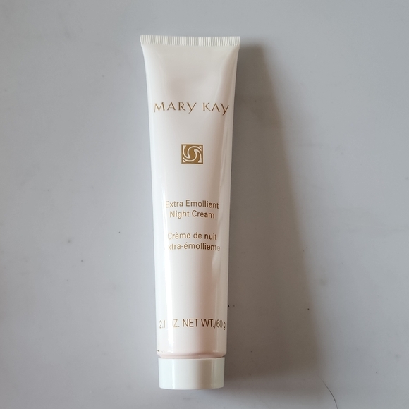 NIB. Mary Kay Satin Hands Nourishing Collection.☆☆☆☆☆ - Picture 3 of 8